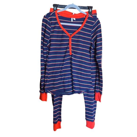 Striped Nordstrom Christmas Pajamas Set Medium - Picture 1 of 8